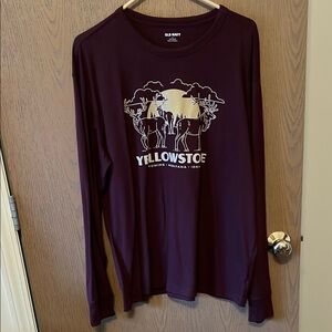 Old Navy Maroon Yellowstone Graphic Tee